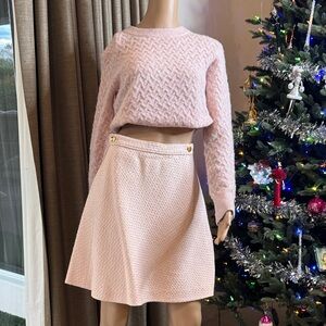 Elegant Pink Knit Skirt